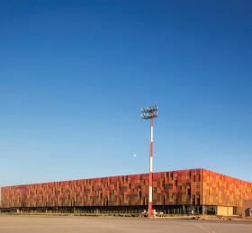 色彩斑斓的滤光外墙 — Guelmim机场