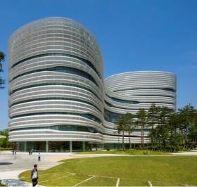 律动的曲面，流动的中庭——韩国CJ新总部