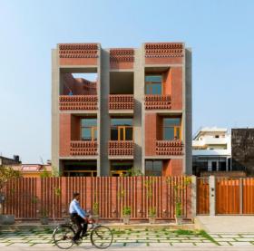 印度动感砖砌住宅 / Vir.Mueller Architects