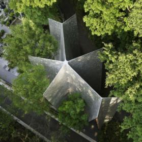 风拂叶飘，复归宁静：狭山森林教堂 / Hiroshi Nakamura & NAP